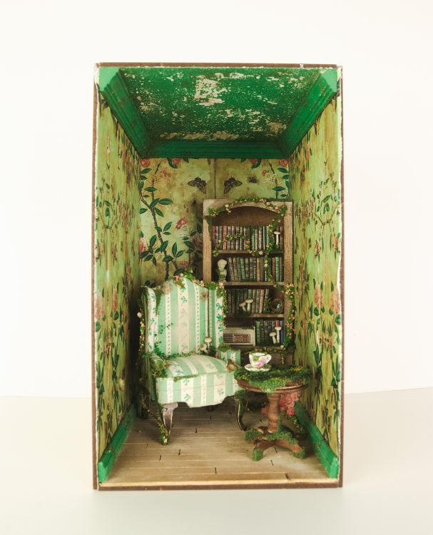 Bronte Huskinson From Bee With Love miniature library Book nook